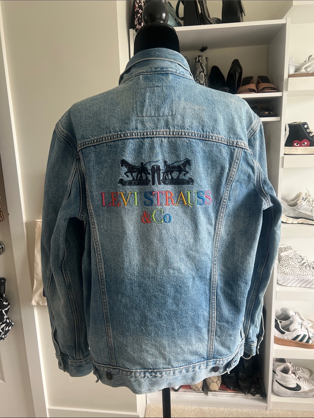Levi’s Premium Type III Rainbow Embroidered Denim Trucker Jacket Size L